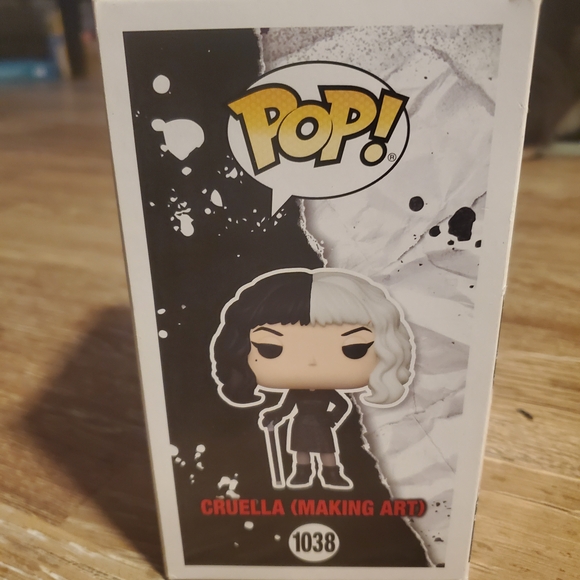 Cruella Funko Pop Vinyl Figure - Picture 3 of 4